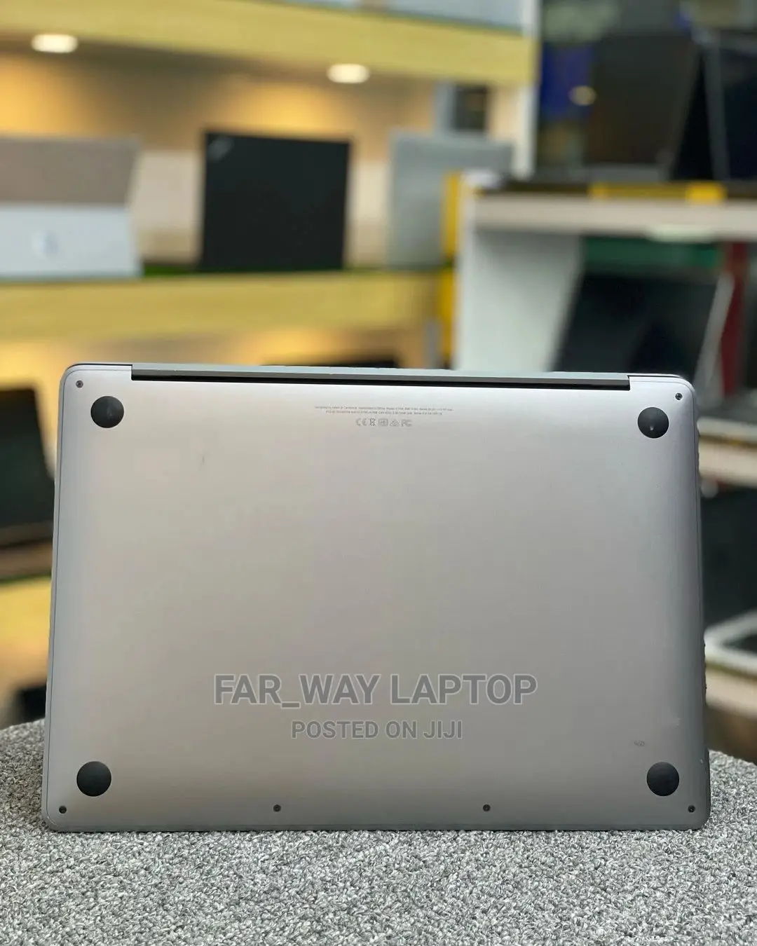 New Laptop Apple MacBook Pro 2017 8GB Intel Core I5 SSD 256GB