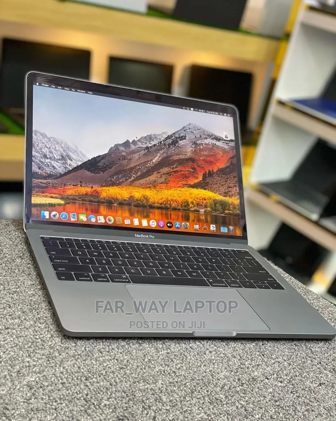 New Laptop Apple MacBook Pro 2017 8GB Intel Core I5 SSD 256GB