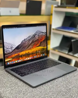 New Laptop Apple MacBook Pro 2017 8GB Intel Core I5 SSD 256GB