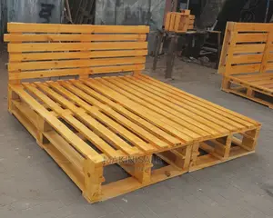 Kitanda Kizuri Sana Cha Pallett