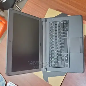 Laptop Dell Latitude 13 3340 4GB Intel Celeron HDD 500GB