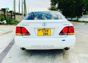 Toyota Crown 2004 White