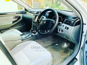 Toyota Crown 2004 White