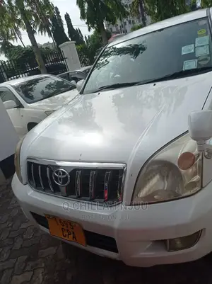 Toyota Land Cruiser Prado 2004 White
