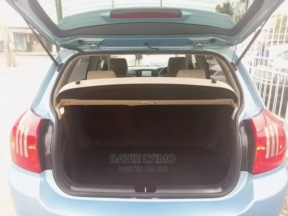 Toyota Corolla RunX 2004 Blue