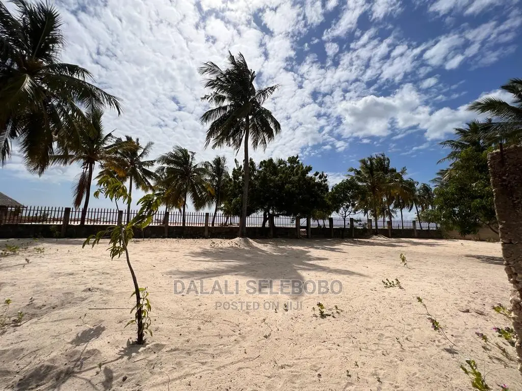 Beach Plot at Ununio