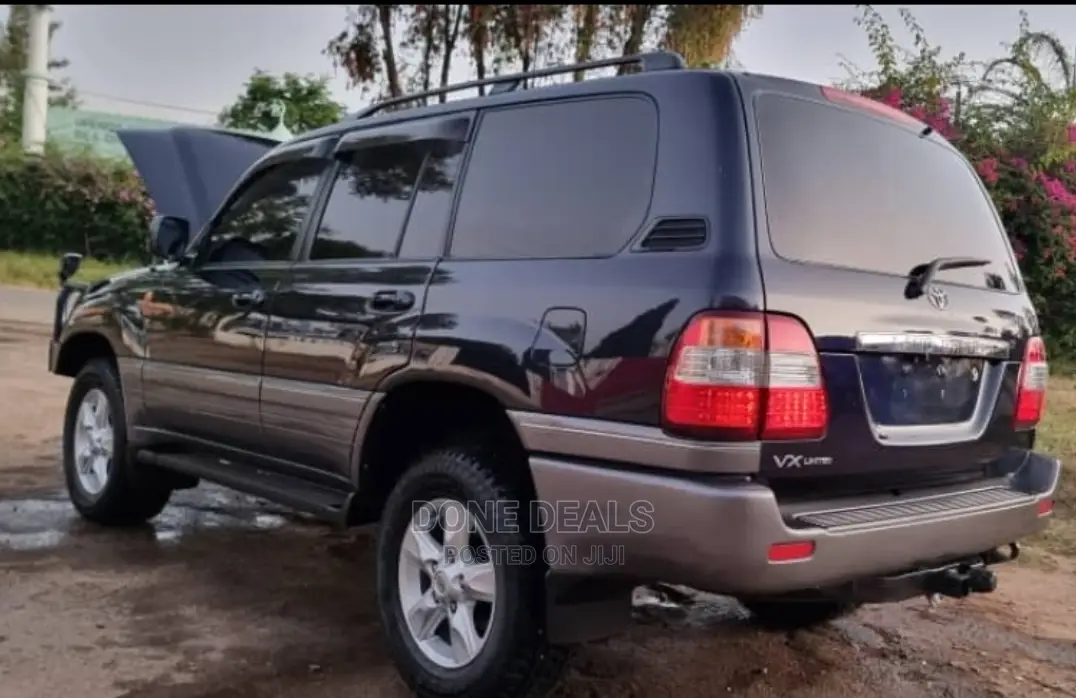 Toyota Land Cruiser 2005 Black