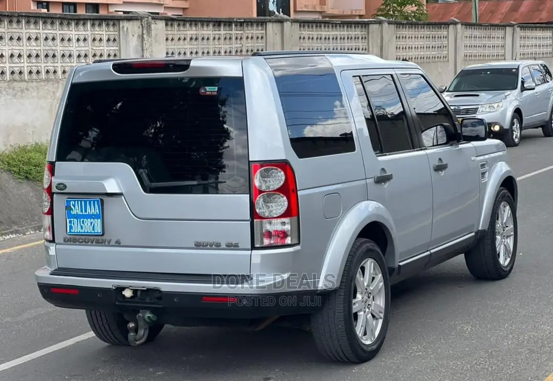 Land Rover Discovery 2011 Silver