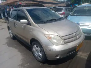 Toyota IST 2005 Gray