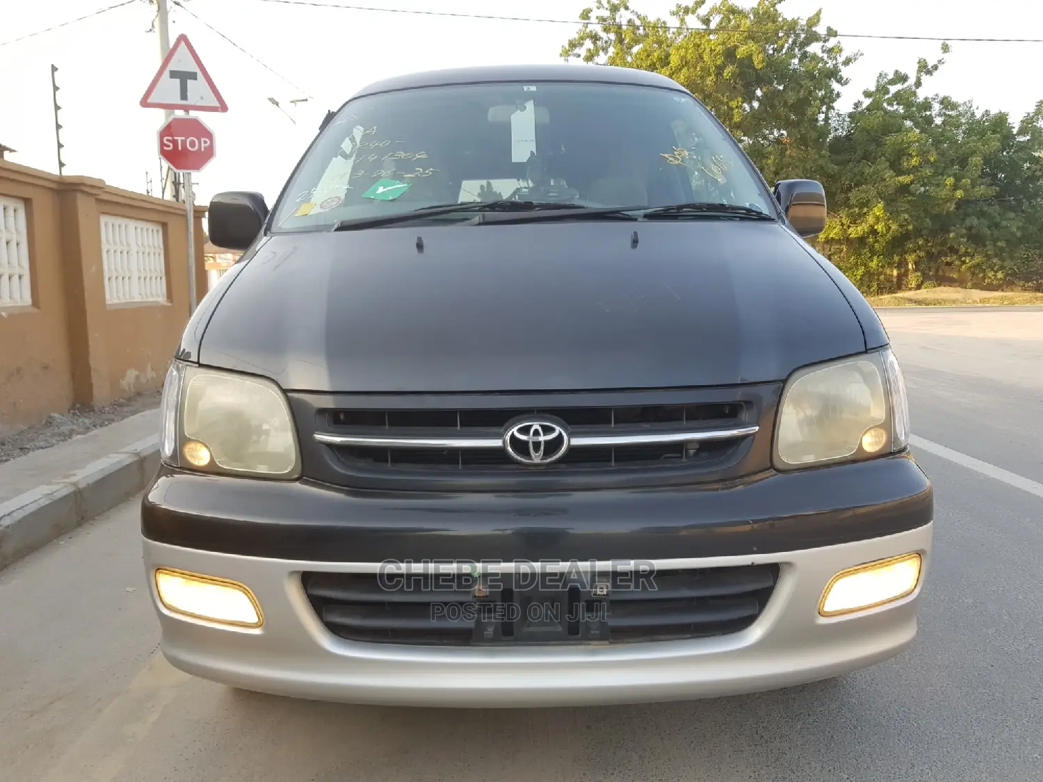 Toyota Noah 2.0 AWD (8 Seater) 2001 Black