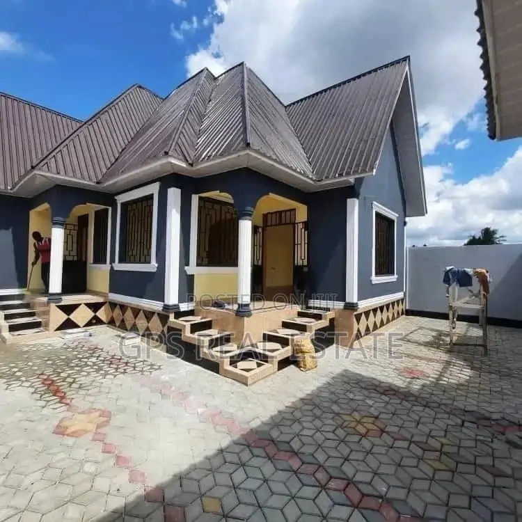 4bdrm House in Chamazi, Temeke for Sale