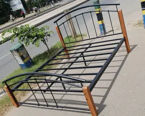 Kitanda Kizuri Sana Simple
