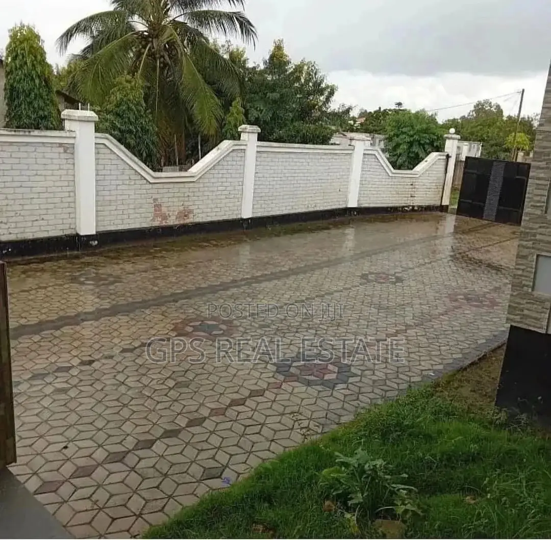 3bdrm House in Tegeta Mivumoni, Kinondoni for Sale