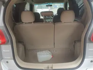Toyota Porte 2005 Silver