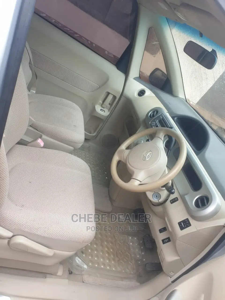 Toyota Porte 2005 Silver