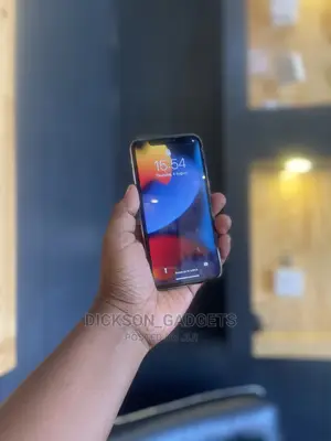 Apple iPhone X 64 GB White