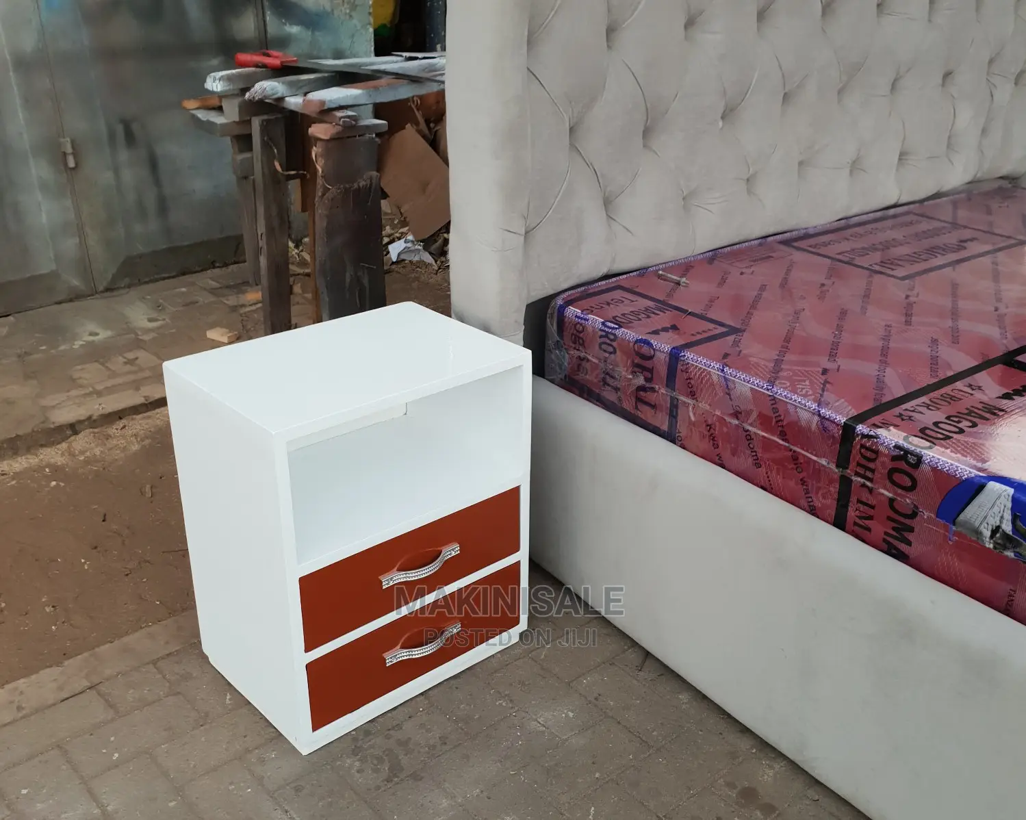 Bed Side Nzuri Sana Zipo 2 Bei Ya Ofa