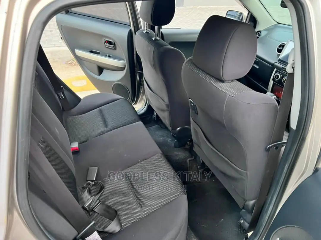 Toyota IST 2003 Gold