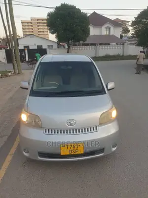 Toyota Porte 1.5 AWD 2006 Silver