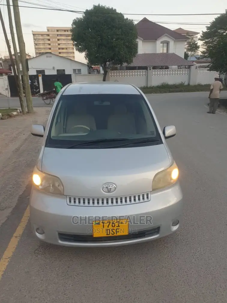 Toyota Porte 1.5 AWD 2006 Silver