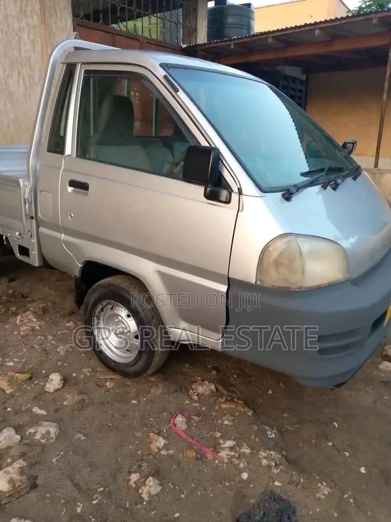 Toyota TownAce 2002 Silver