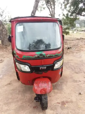 TVS Zeppelin 220 2020 Red
