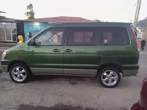 Toyota Noah 2.0 AWD (8 Seater) 2001 Green