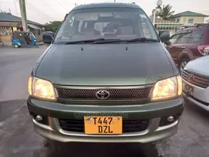 Toyota Noah 2.0 AWD (8 Seater) 2001 Green