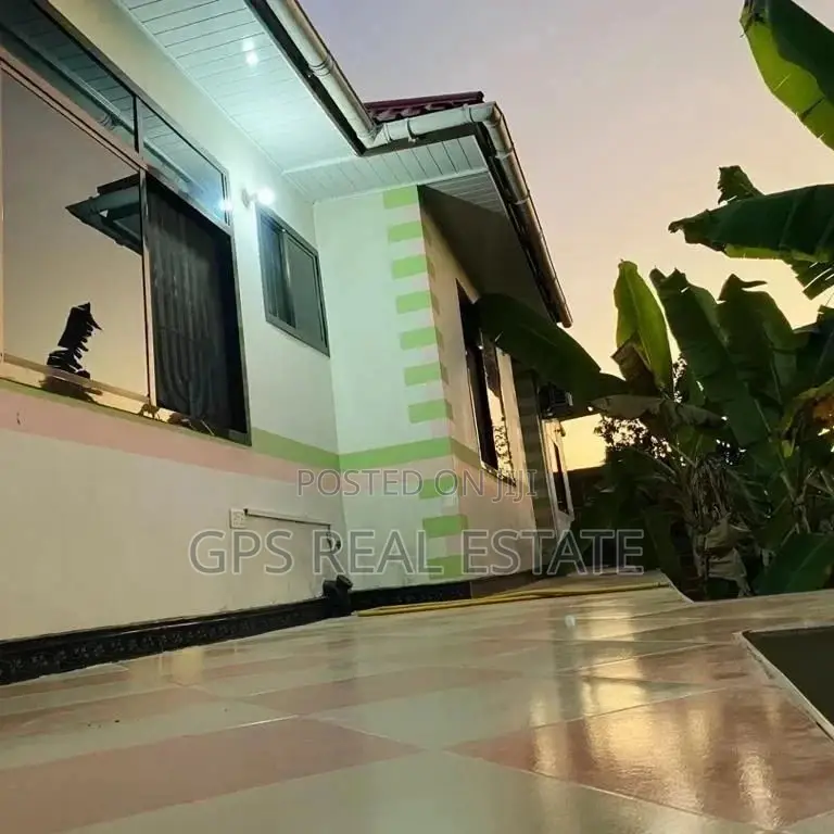 6bdrm House in Mbezi Kibwegere, Kinondoni for Sale