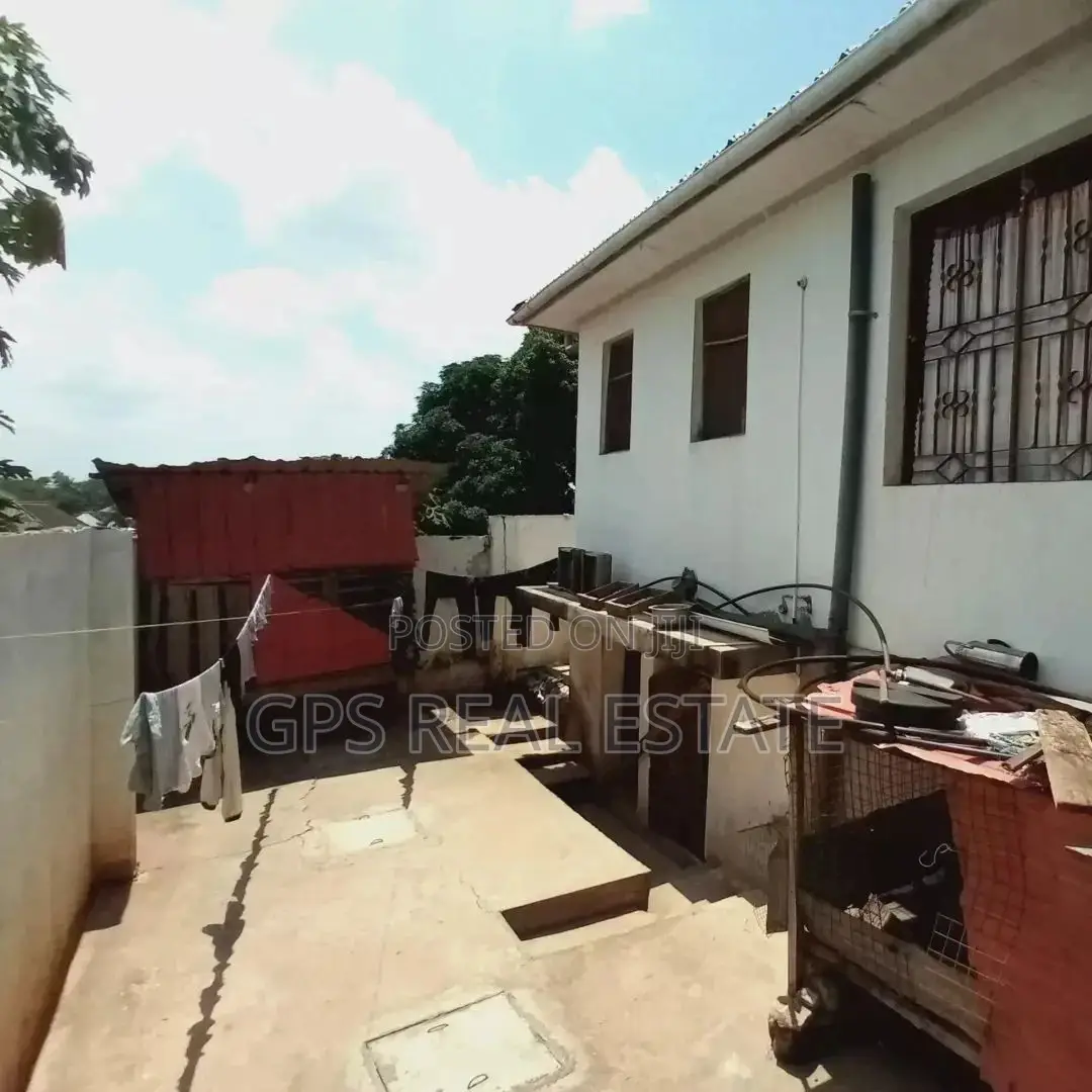 5bdrm House in Goba Majengo, Kinondoni for Sale