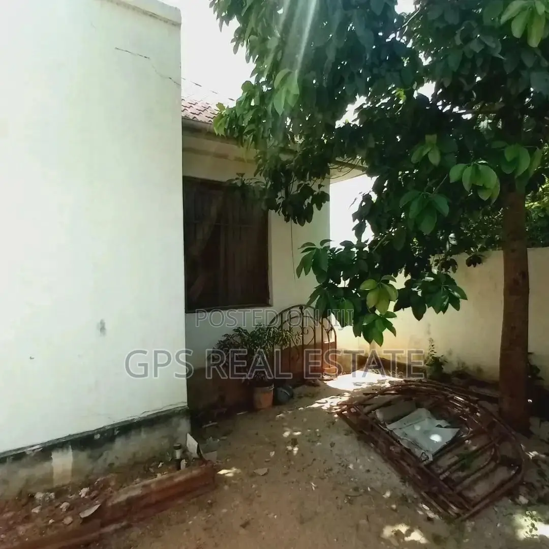 5bdrm House in Goba Majengo, Kinondoni for Sale