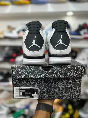 Jordan 4 Melitary Black