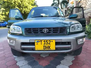 Toyota RAV4 1999 Green