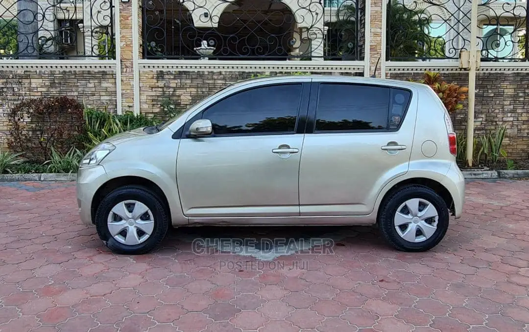 Toyota Passo 1.3 FWD 2008 Gold
