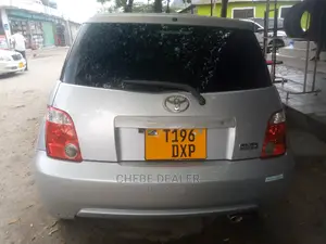 Toyota IST 2006 Silver