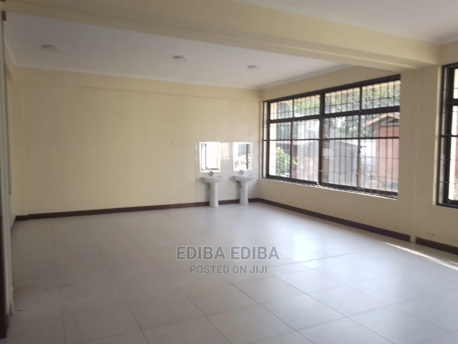 10bdrm House in Ediba Real Estate, Arusha for rent