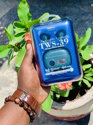 Remax Tws-39