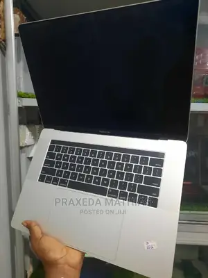 Laptop Apple MacBook Pro 2017 16GB Intel Core I7 SSD 512GB
