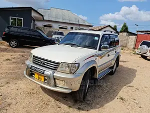 Toyota Land Cruiser Prado 2005 White