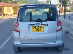 Toyota Ractis 1.5 AWD 2008 Silver