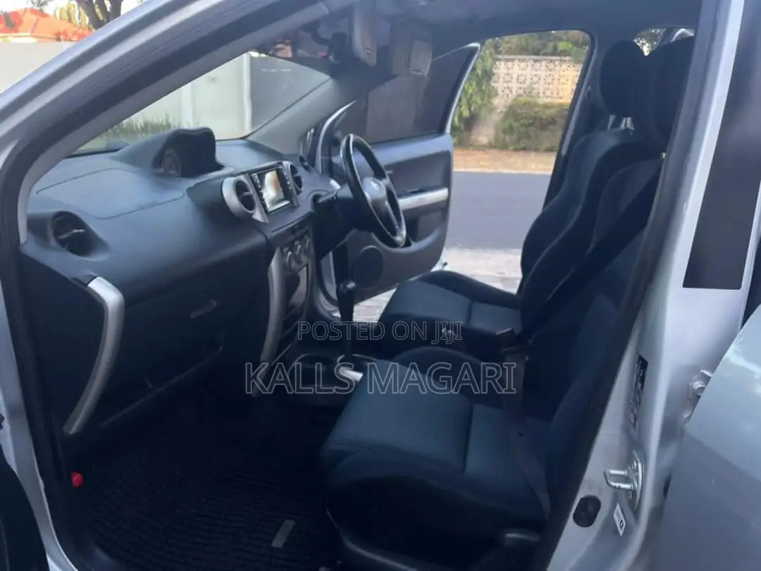 Toyota Harrier 2004 Gray