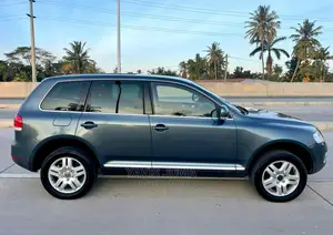Volkswagen Touareg 2006 Gray