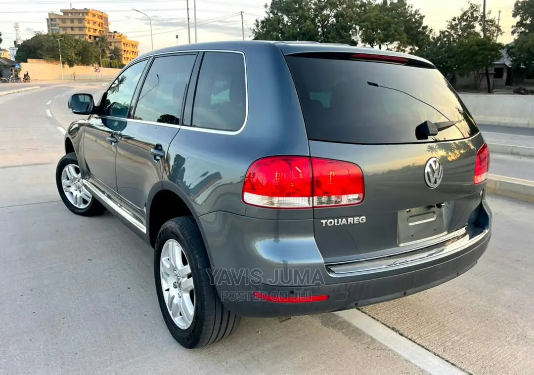 Volkswagen Touareg 2006 Gray