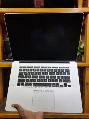 Laptop Apple MacBook Pro 2015 16GB Intel Core I7 SSD 512GB