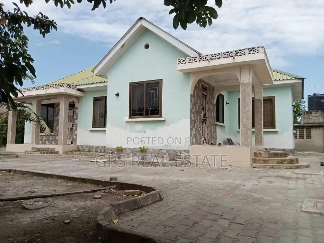 3bdrm House in Mbweni, Kinondoni for Sale