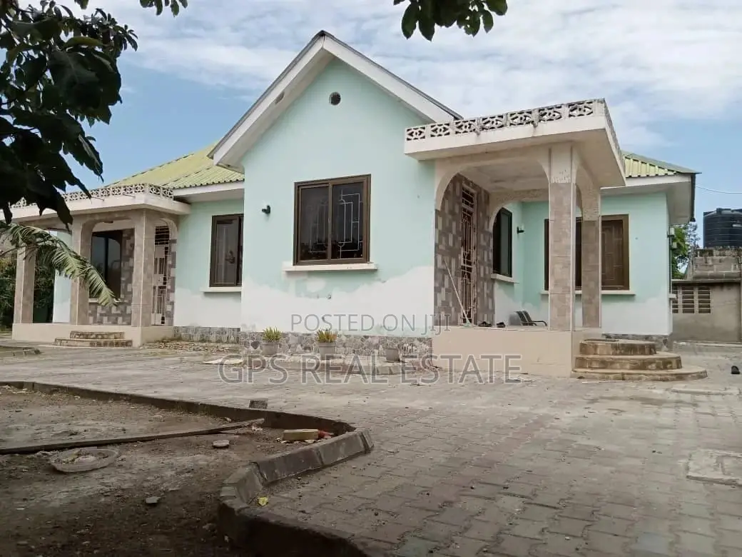 3bdrm House in Mbweni, Kinondoni for Sale