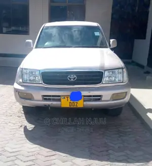 Toyota Land Cruiser 2003 White