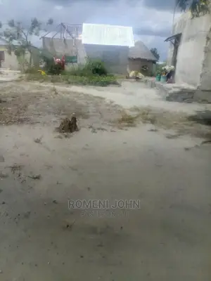 Kiwanja Kinauzwa Milioni Kumi Na Mbili Na Laki Tano.
