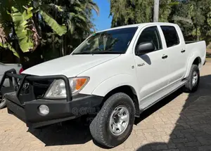 Toyota Hilux 2006 White