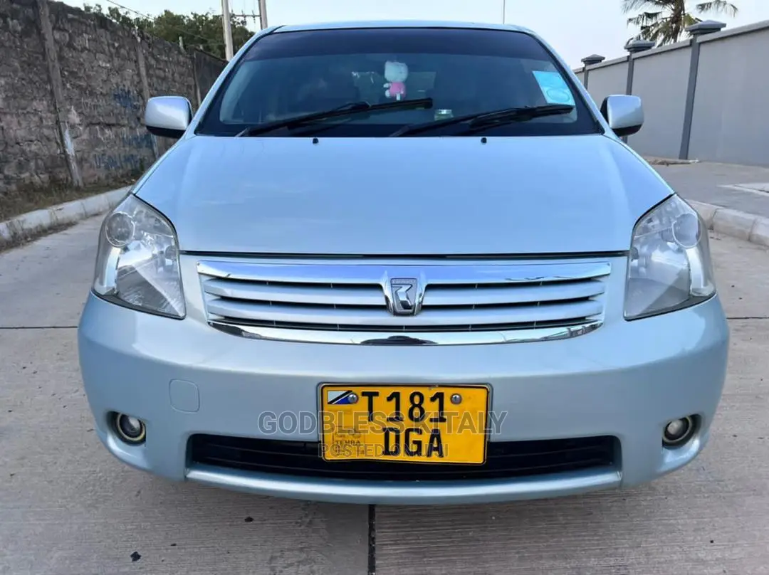 Toyota Raum 2006 Blue